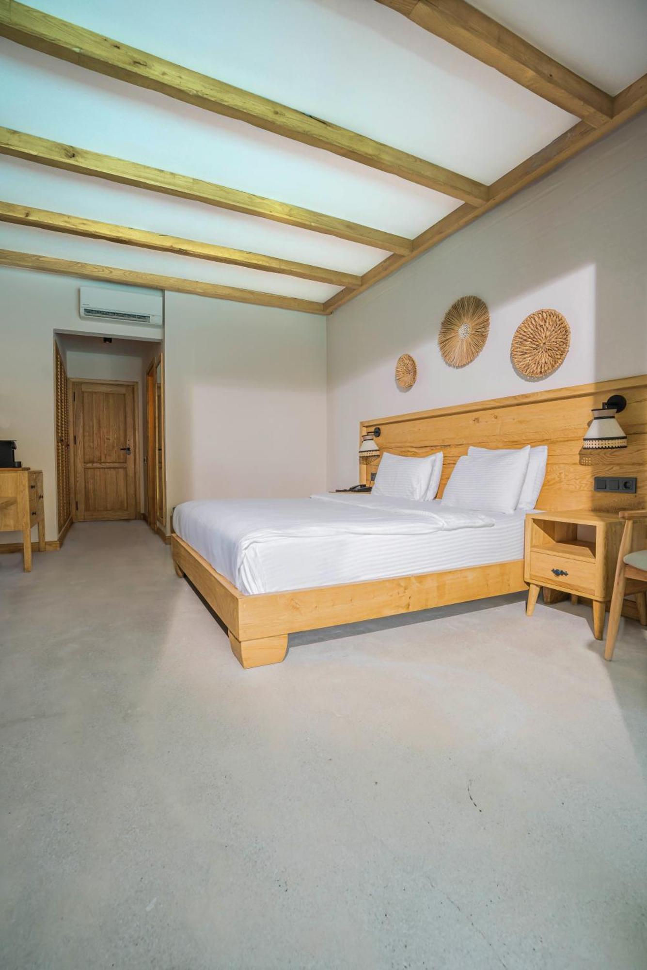 Otel The Pearl 4*